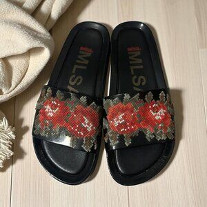 MELISSA Rose Faux Needlepoint Pool Slides Sandals Size US 9 / EUR 40